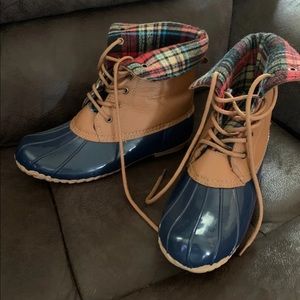 Sporto women’s size 10 boots with plaid lining